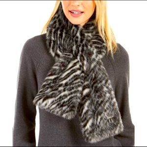 MICHAEL KORS Safari Tiger Faux Fur Collar Scarf